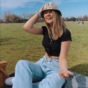 Meet your Posher, Ariana